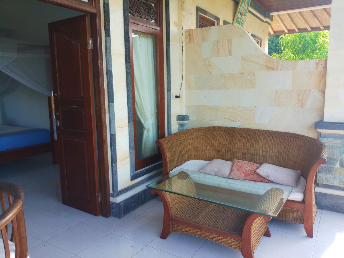 Rumah Wayans Lipah Amed Kültér fotó