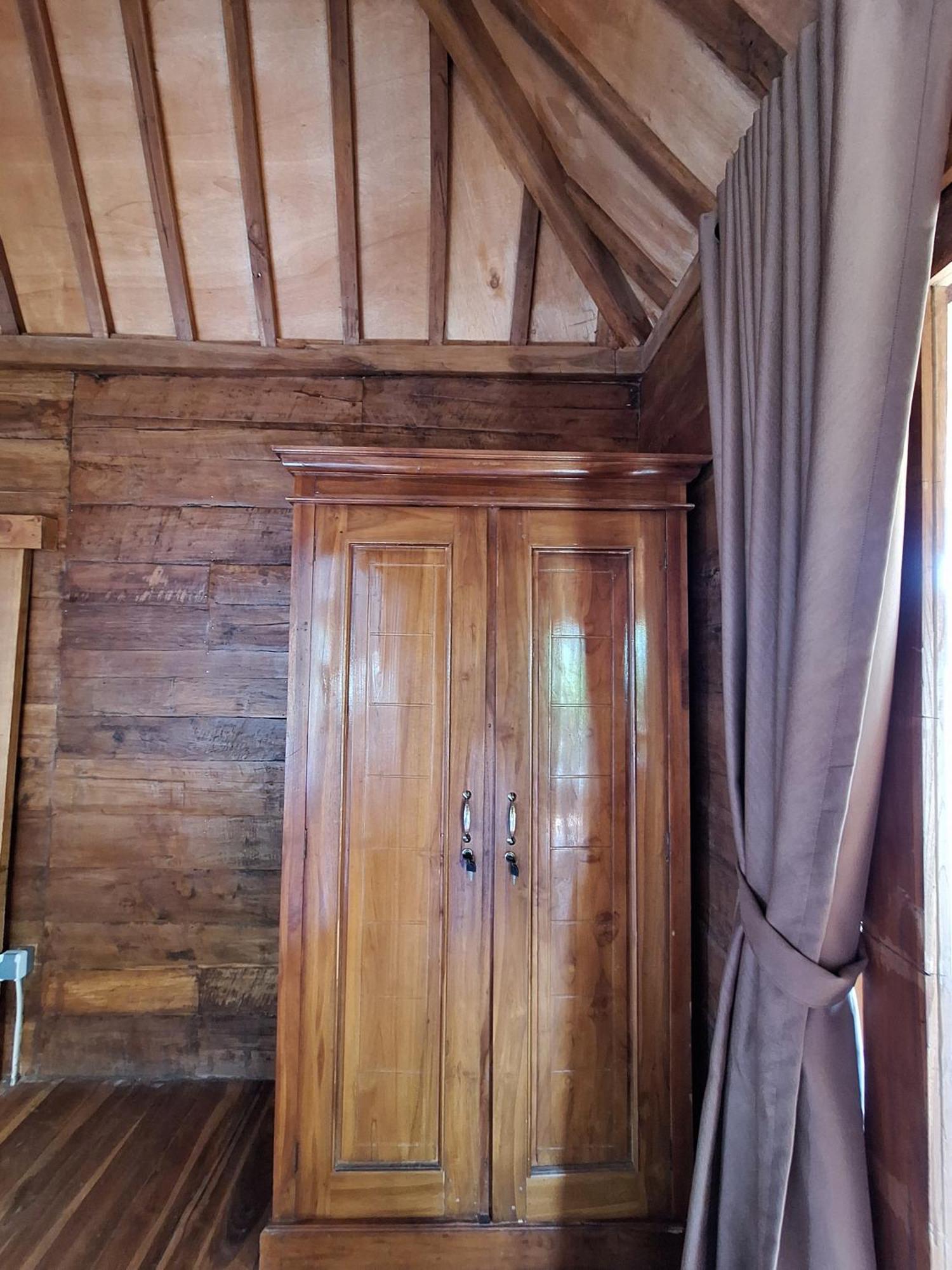 Rumah Wayans Lipah Amed Kültér fotó