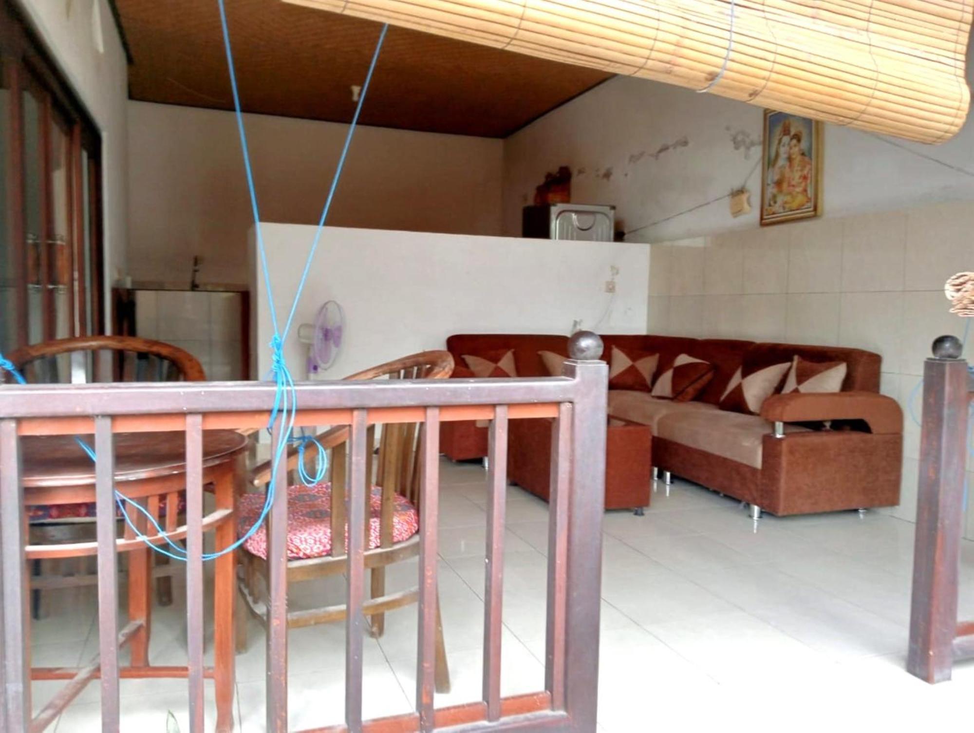 Rumah Wayans Lipah Amed Kültér fotó