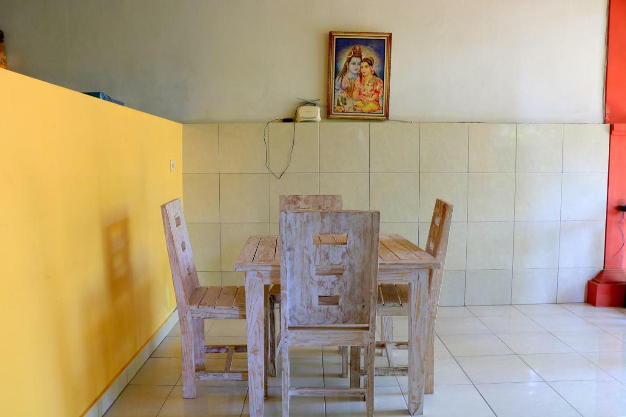 Rumah Wayans Lipah Amed Kültér fotó