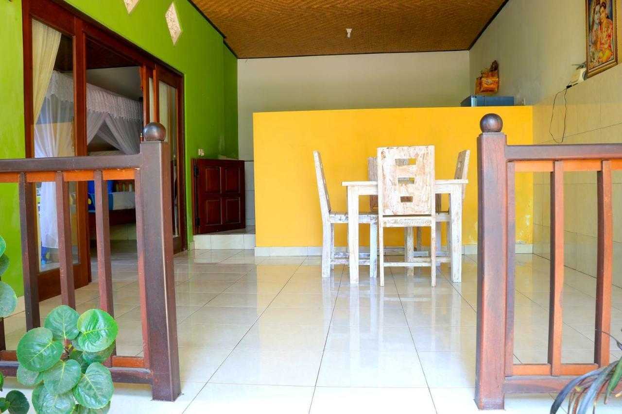 Rumah Wayans Lipah Amed Kültér fotó